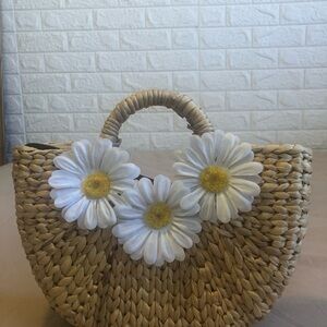 Straw Daisy Accent Women’s Handbag - White/Yellow